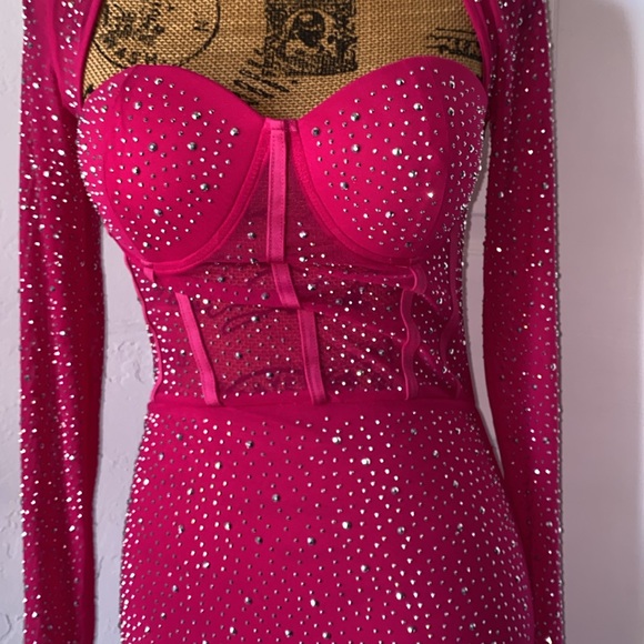 Medium dress - Picture 3 of 7